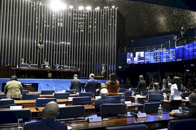 Senado aprova PEC que limita decisões individuais em tribunais  Fonte: Agência Senado